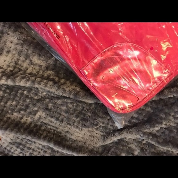 NWT: hot pink Victoria Secret bag - Picture 4 of 8